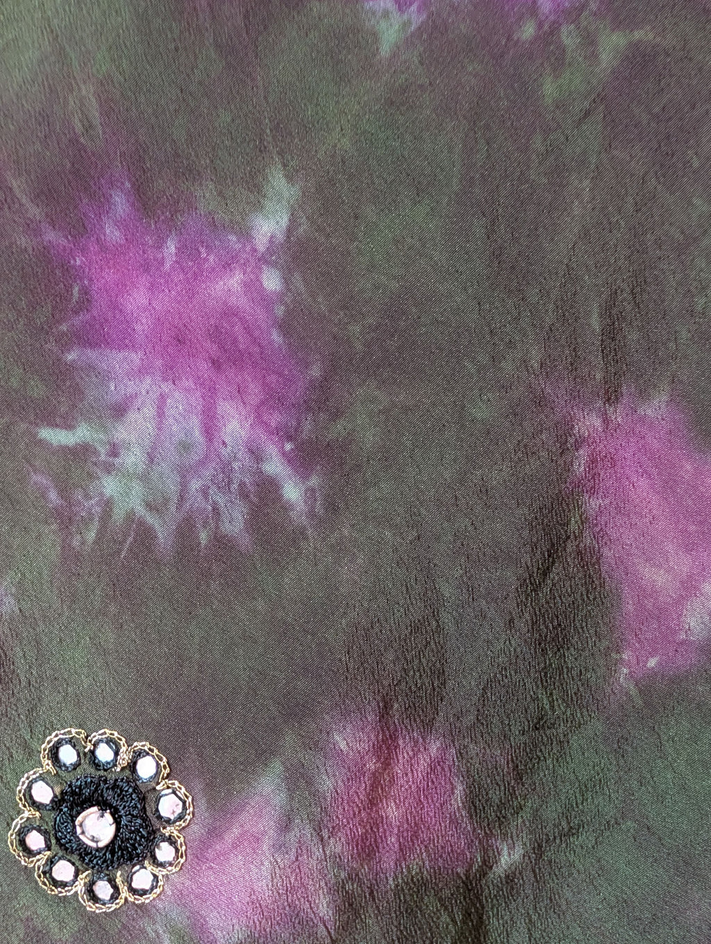 Cosmic_Garden details broderies tie and dye vert khaki rose fushia