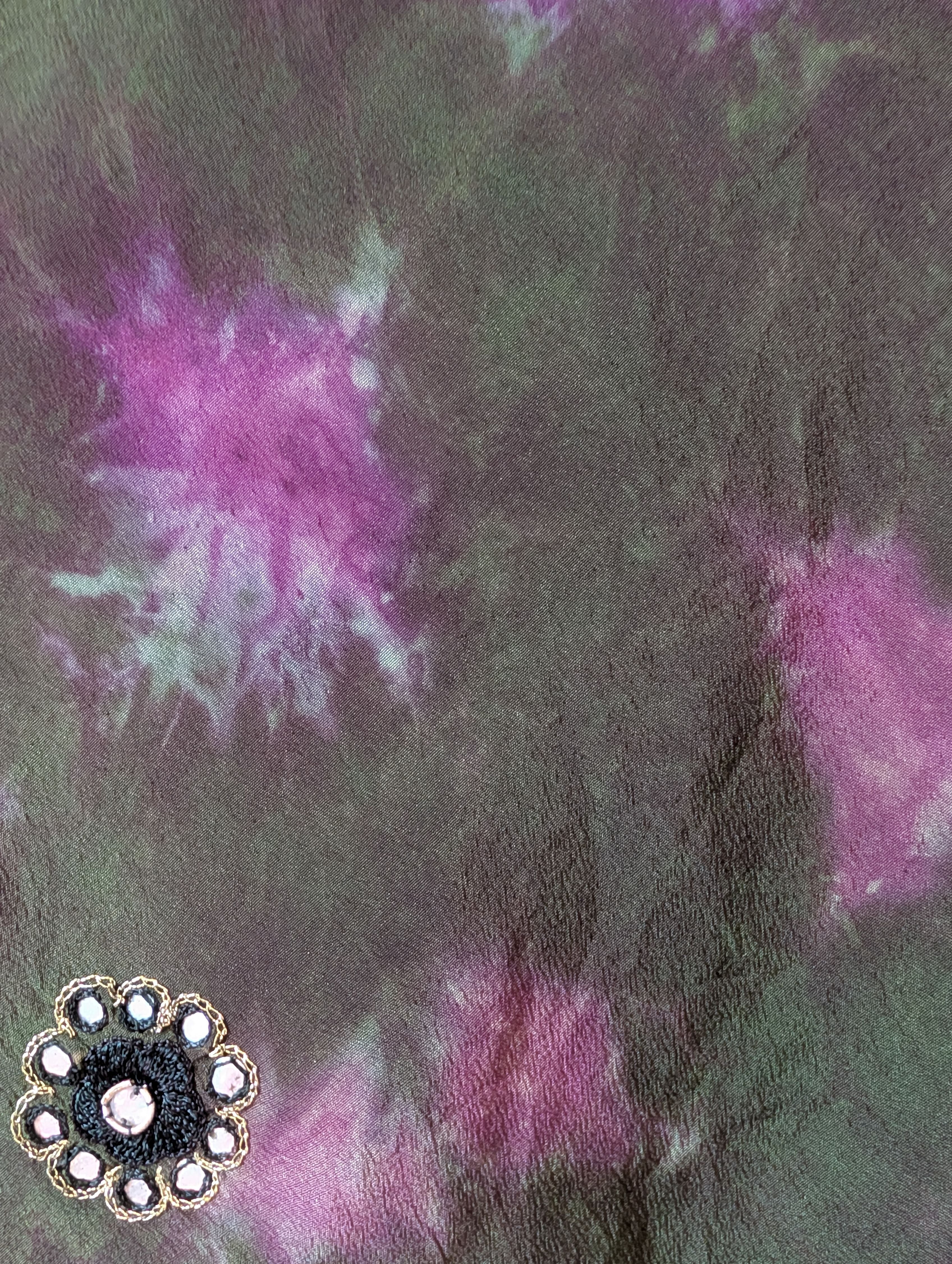 Cosmic_Garden details broderies tie and dye vert khaki rose fushia