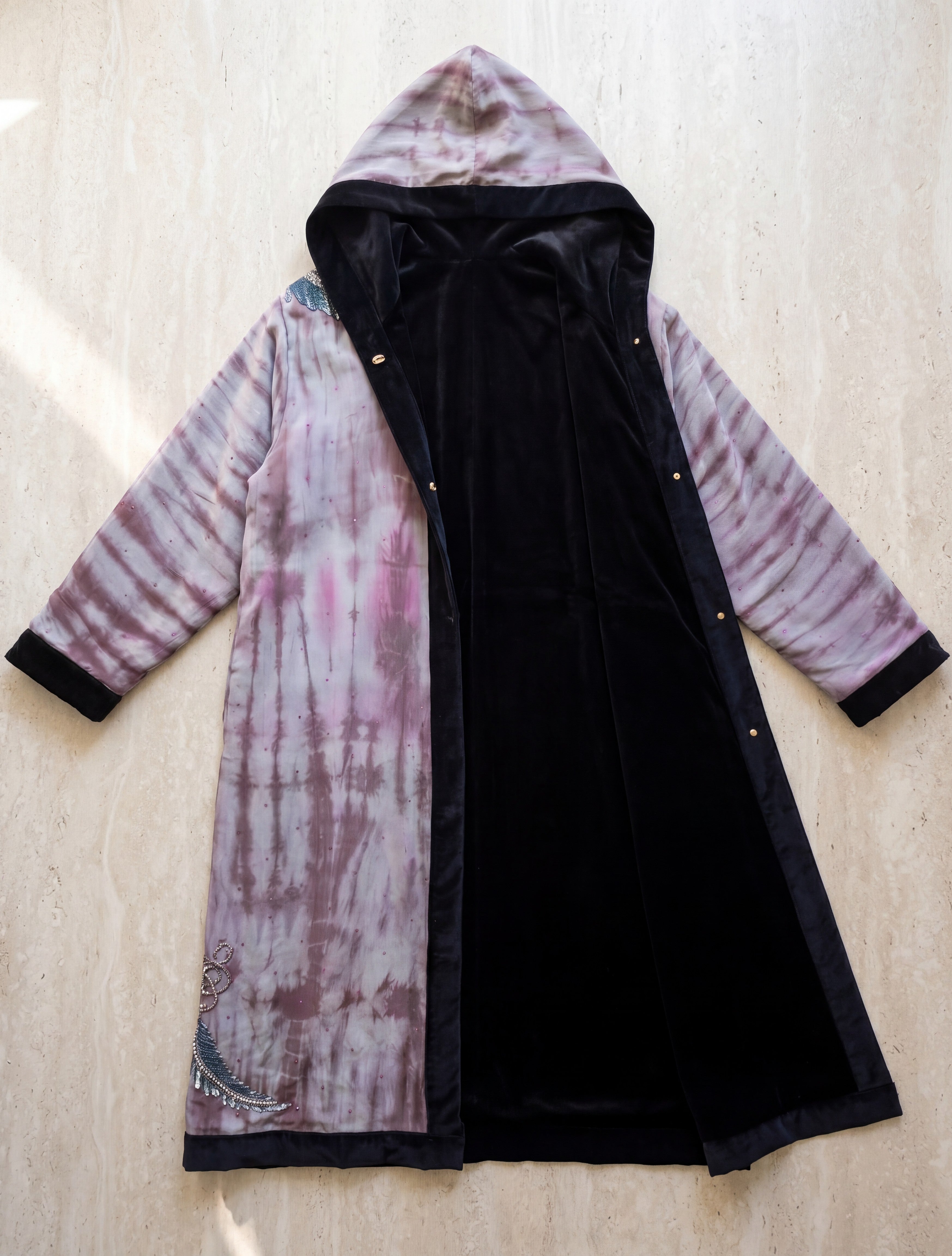 Flatlay The Ritual M/L hooded long coat purple with an embroidered feather