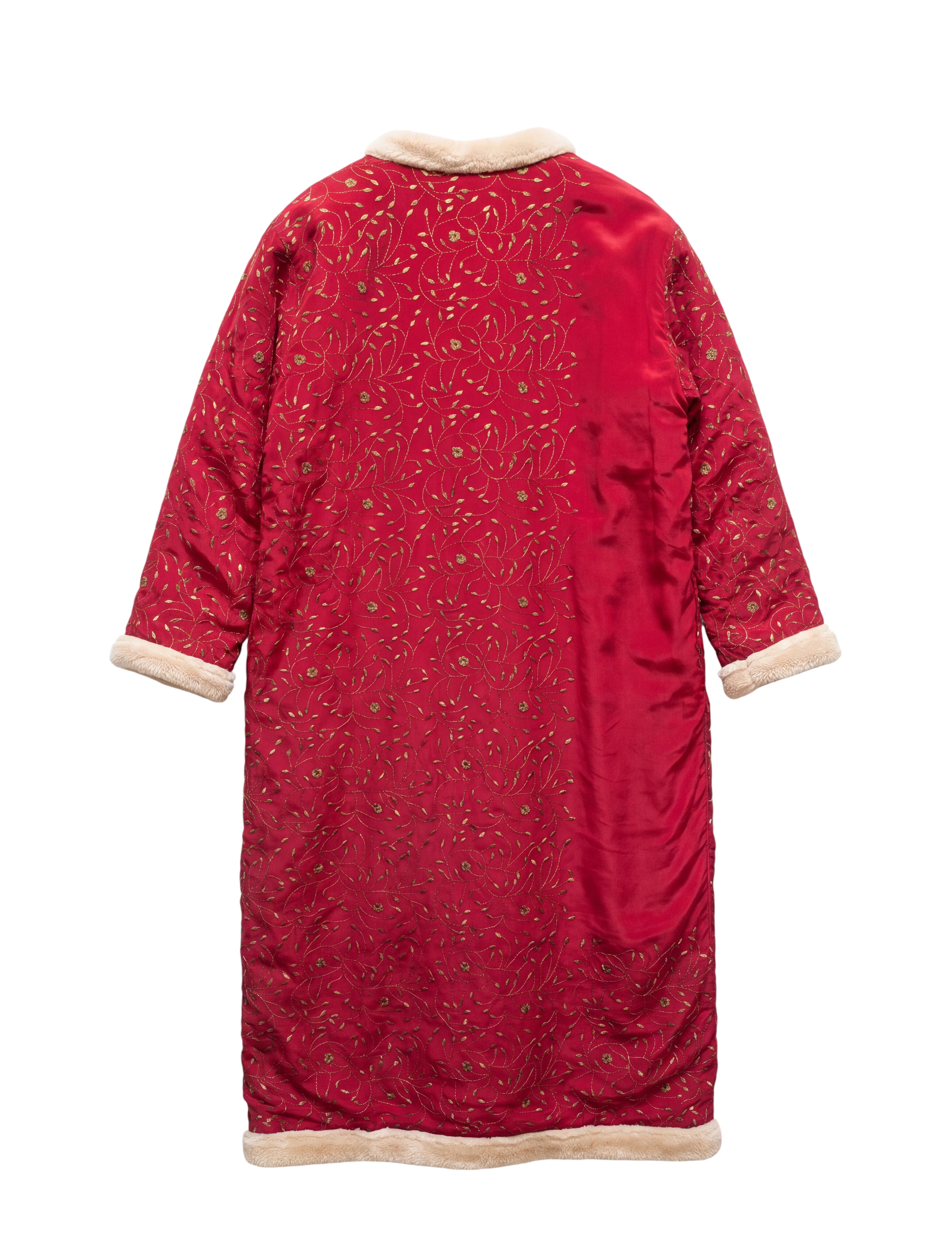 Flatlay backside The Magical Sensual Red handmade golden embroidery Yayavara Creation