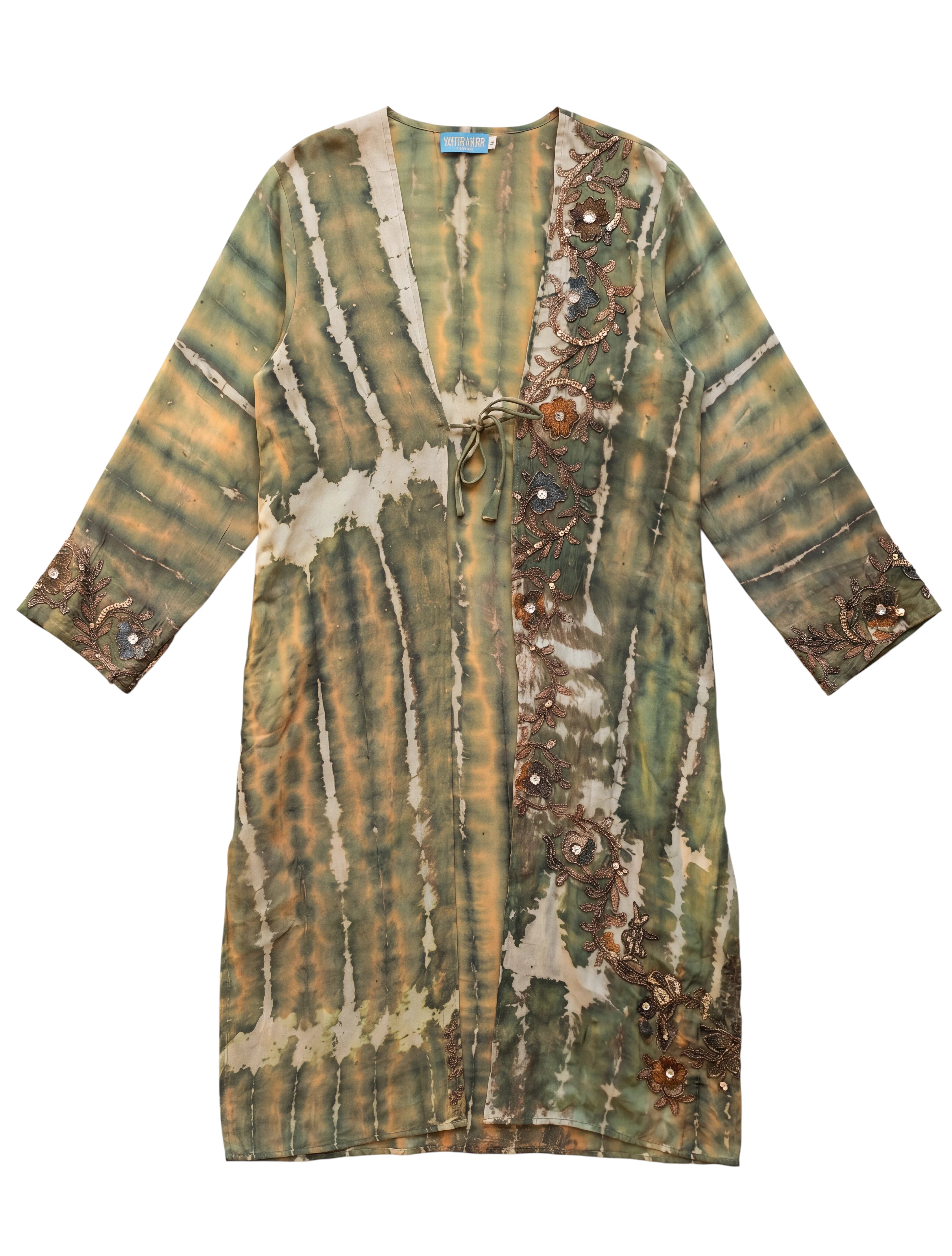 Flatlay frontside long sleeves silk kimono with handmade flowers embroideries