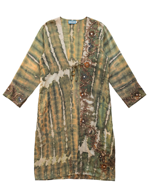 Flatlay frontside long sleeves silk kimono with handmade flowers embroideries