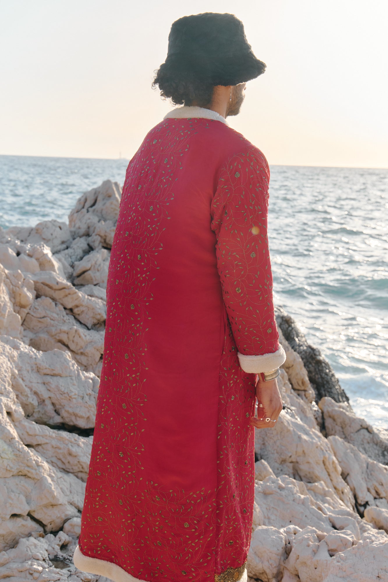 Kimono coat unisex silk upcycling sari embroideries Red and Gold