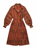The Freedom longue robe portefeuille en soie et broderies à la main pièce unique au monde mode éco responsable upcycling de sari vintage mode consciente