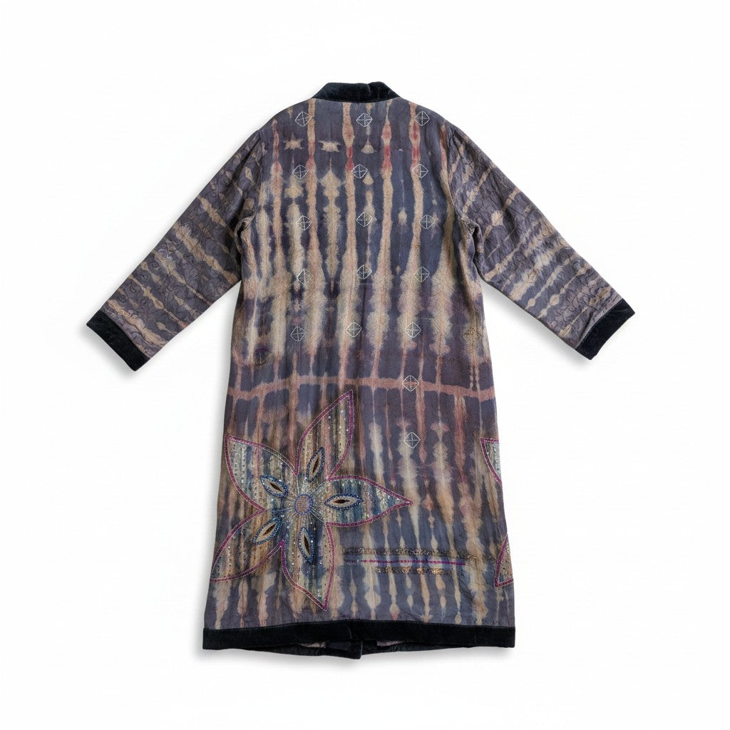 Flatlay backside of The Ceremonial long silk coat with cotton velvet lining one of a kind and unique piece of garment, conscious creation, sustainable fashion by Yayavara Creation