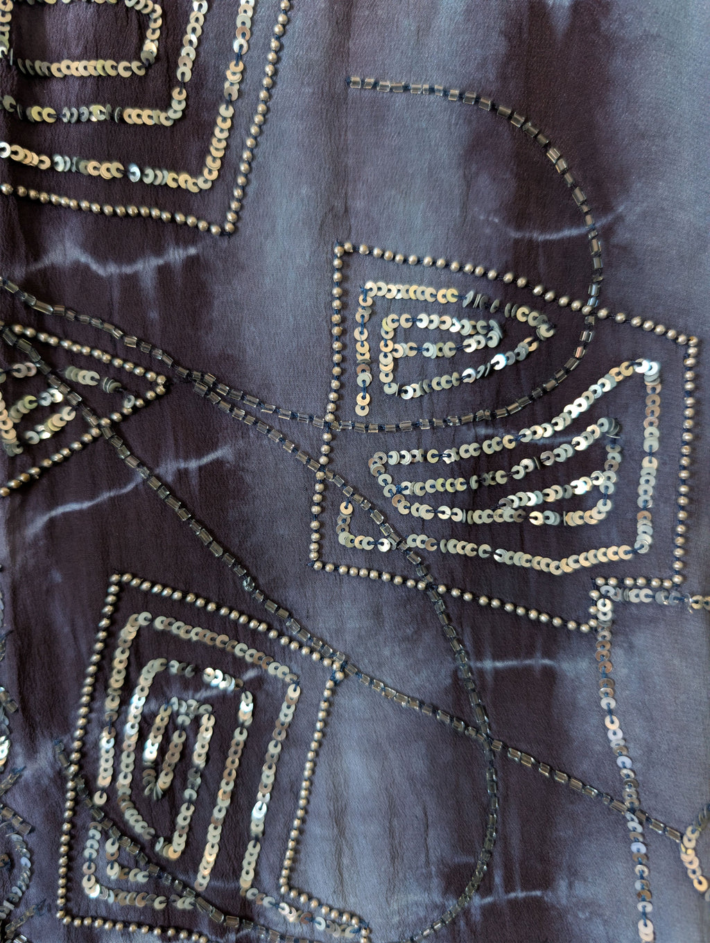 The_Ceremonial_zoom_broderies