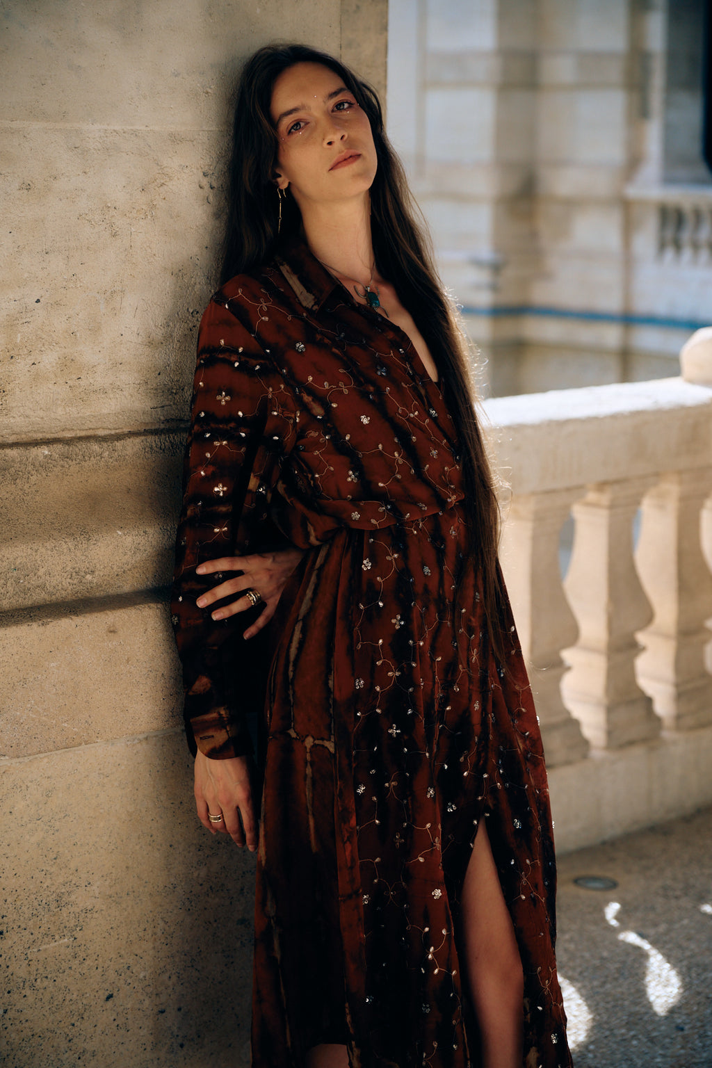 The_Freedom_by_Yayavara_Creation_silk_dress_unique_piece_with_embroidery vintage sari upcycling conscious fashion