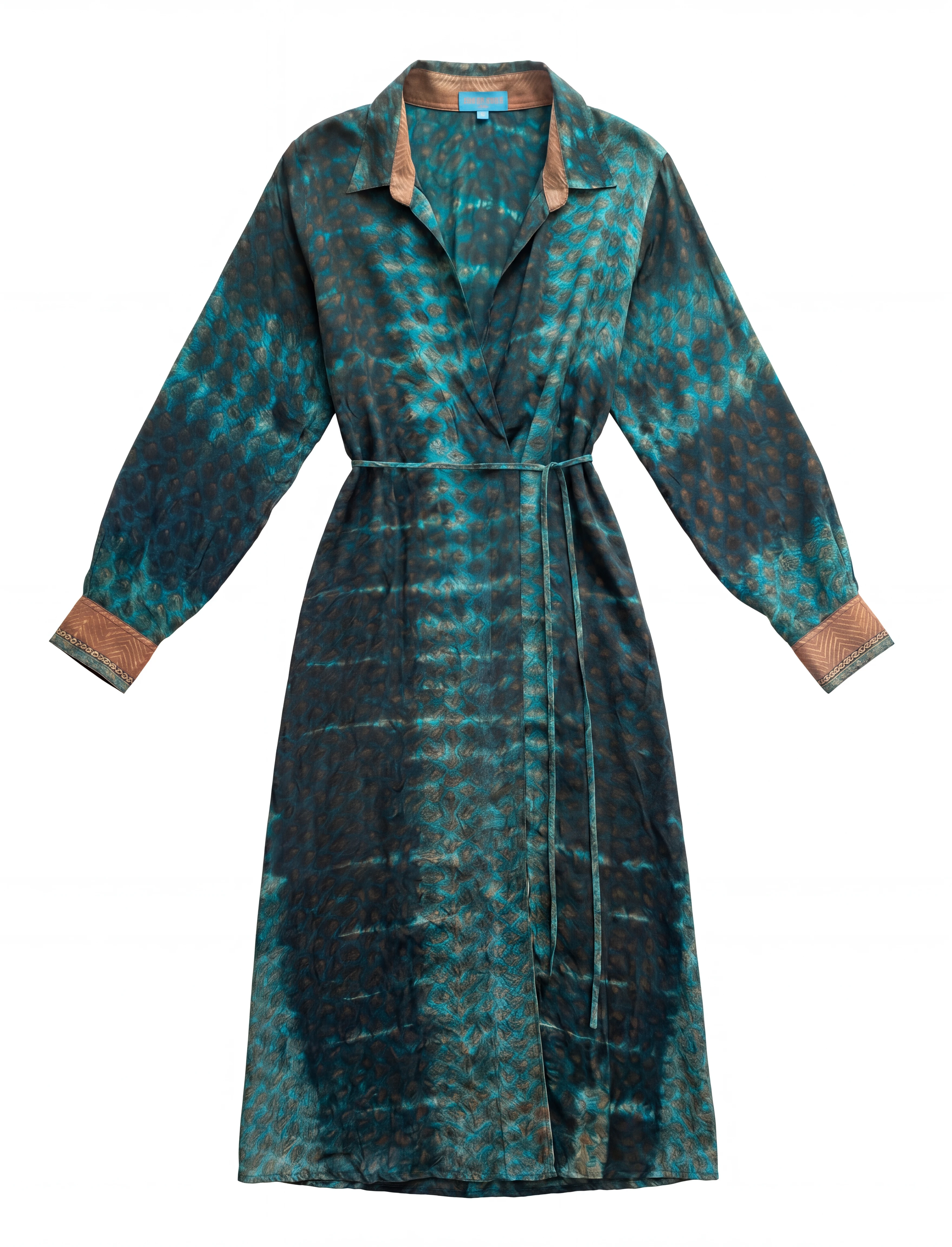 The Freedom par Yayavara Creation robe portefeuille en chinon de soie upcycling à partir de sari indien mode écoresponsable pièce unique