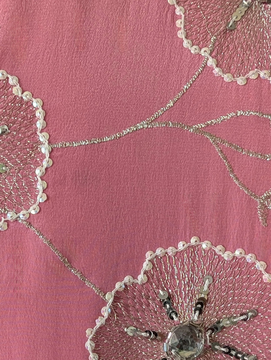 The Magical · Burning Rose · Yayavara Creation unique piece, pure silk from an upcycled vintage Indian sari