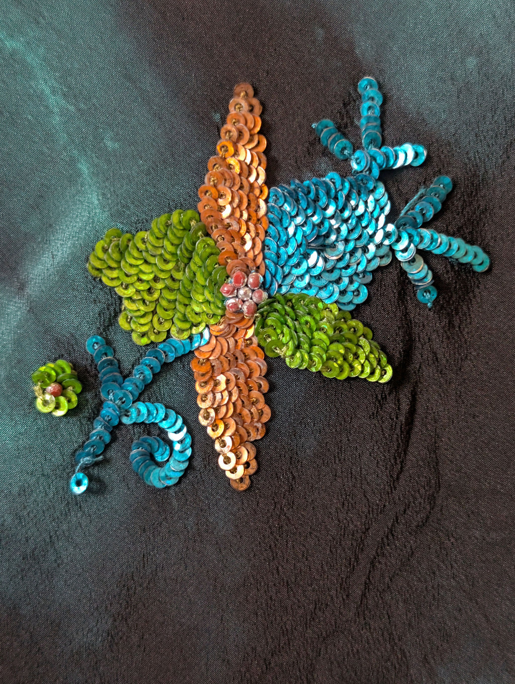The Muse Sacred River zoom on the embroidery sequins Yayavara Creation