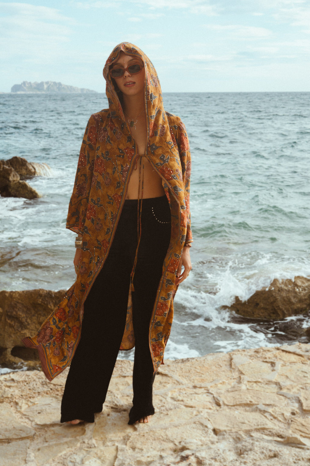 The Unique Autumn Wanderer upcycling long sleeves silk jacket vintage sari Yayavara Creation