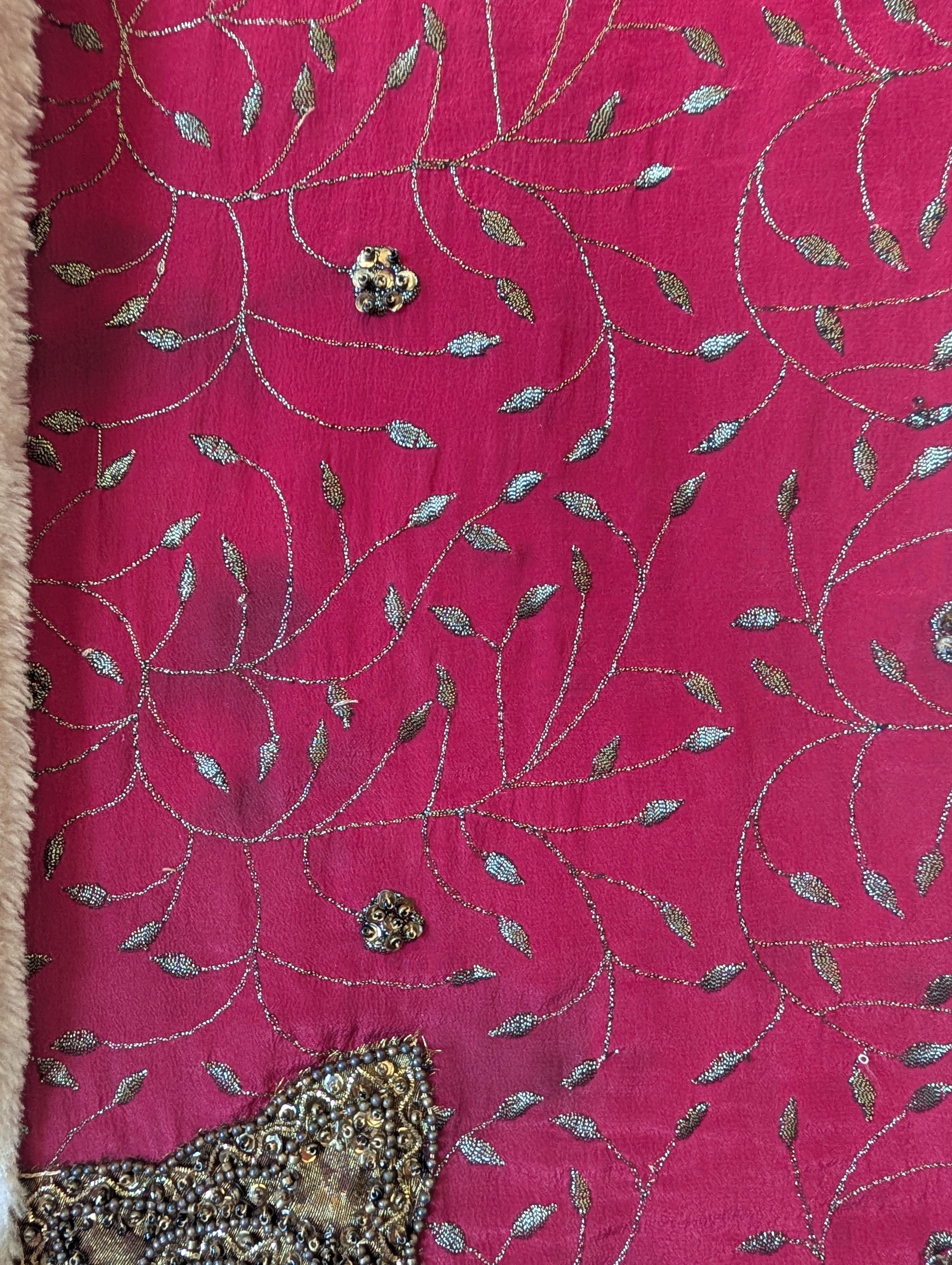 Zoom embroidery The Magical Sensual Red Yayavara Creation