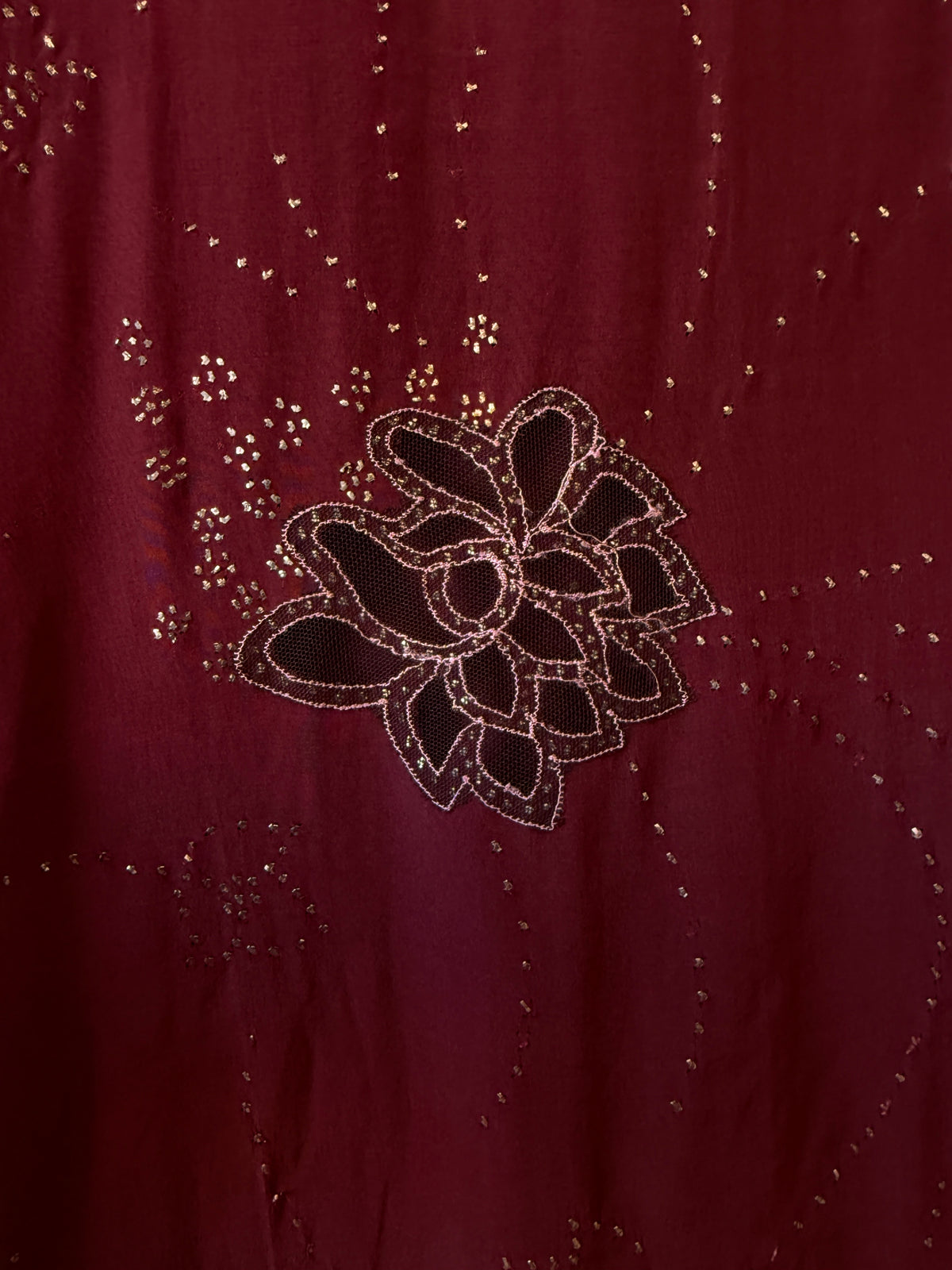 Zoom matière soie naturelle broderie Yayavara Creation